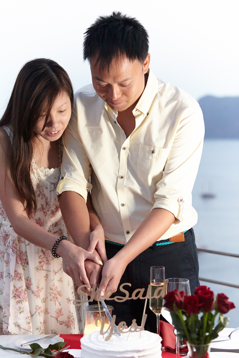 Santorini marriage proposal- cake