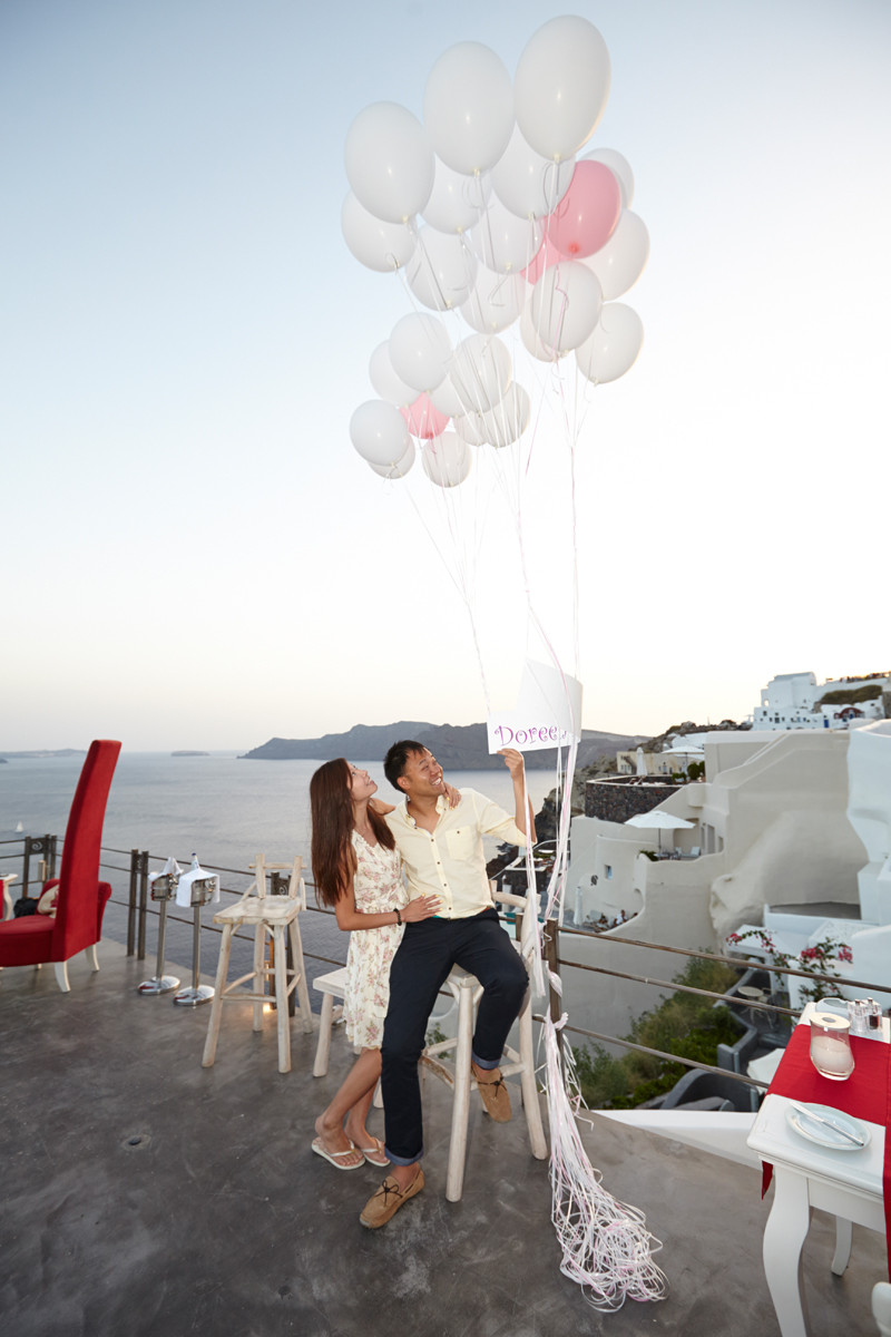 Santorini marriage proposal- balloons