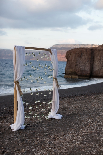 Santorini wedding- Wedding arch with carnations