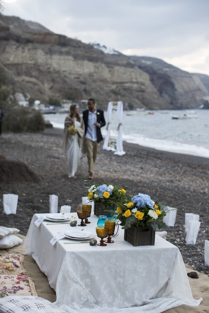 Boho styled wedding in Santorini-beach picnic